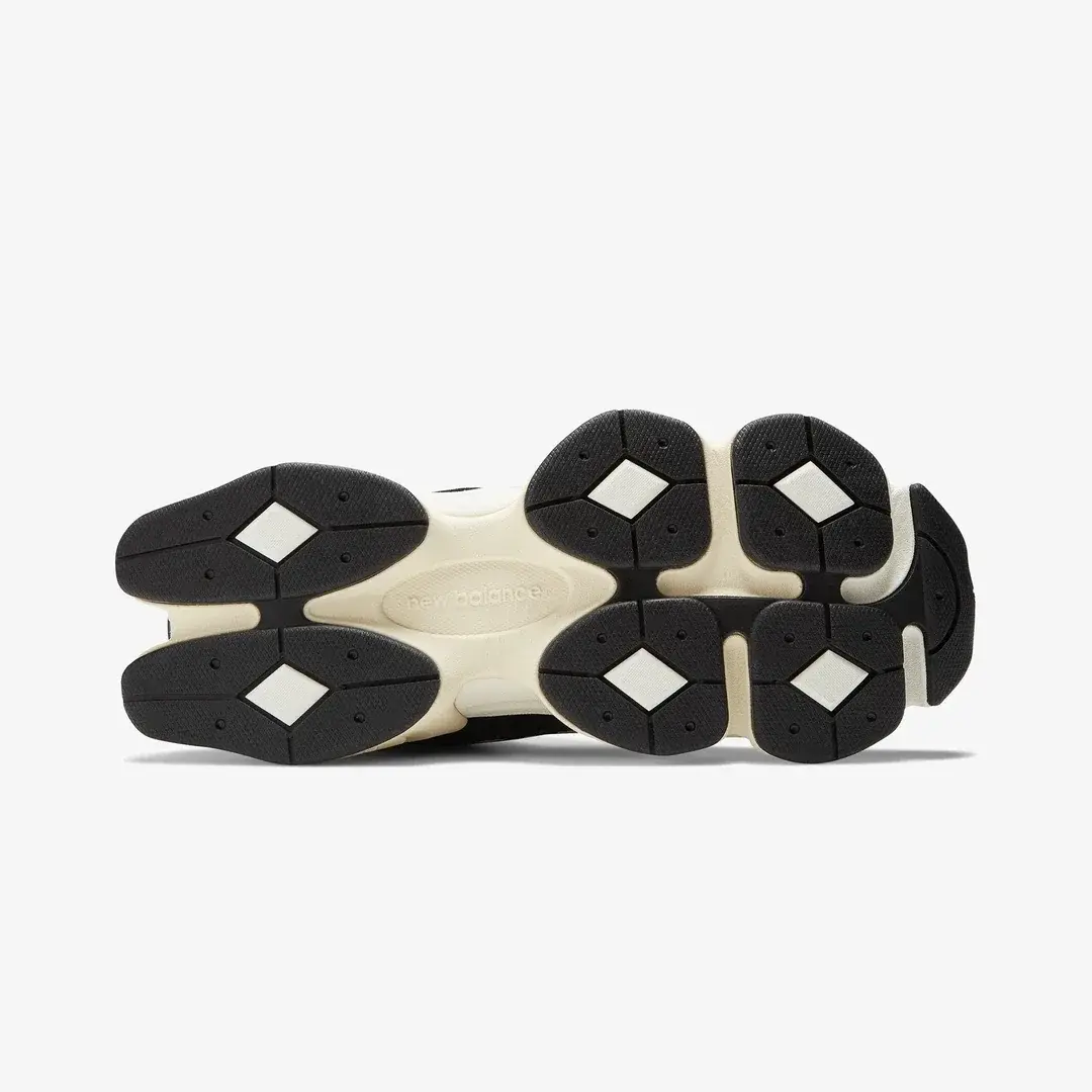 9060 Unisex Beyaz/Siyah