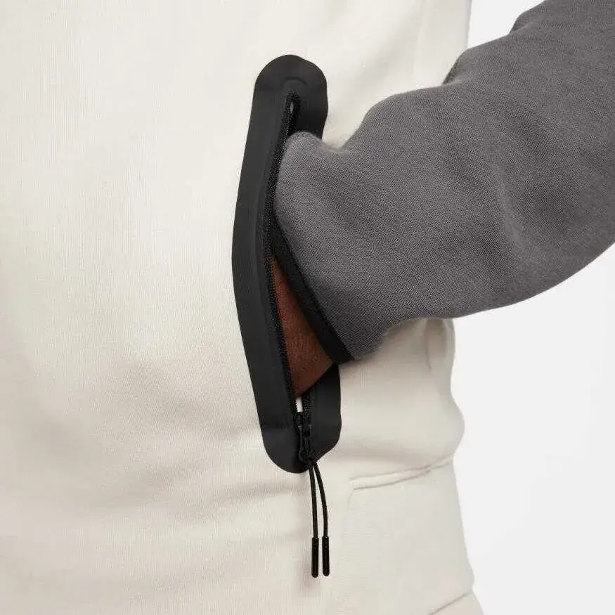 Sportswear Tech Fleece Windrunner Eşofman Üstü Siyah/Cool Grey/Beyaz/Metallic Gold