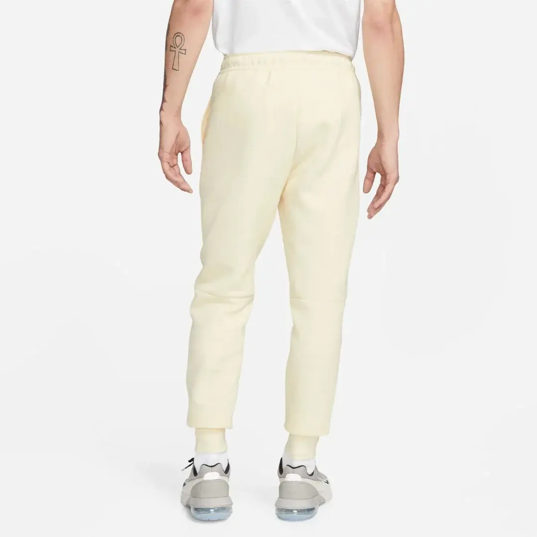 Tech Fleece Joggers Coconut Milk/Siyah